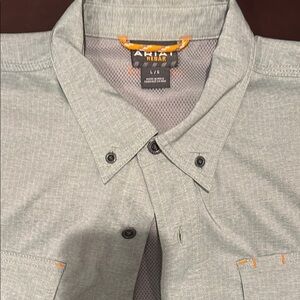 Ariat Men's Light Green Casual Button-Down Shirt.  Like new